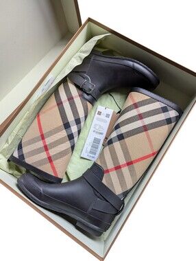 Authentic Burberry Boots Nova Check Size 39 Or 8